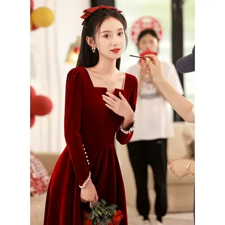 敬酒服新娘冬季长袖酒红色丝绒礼服平时可穿订婚连衣裙冬天加厚款图片
