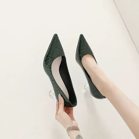 时尚透明粗跟高跟鞋女2024春季新款气质百搭漆皮尖头浅口职业单鞋图片