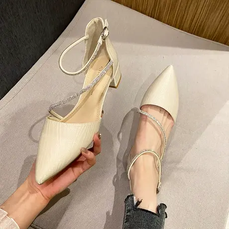 包头凉鞋女2023年夏季新款时尚水钻浅口尖头粗跟一字扣带百搭单鞋图片