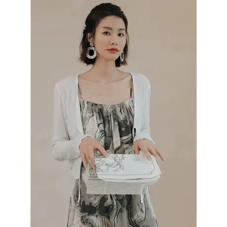 弥古白色针织开衫女夏短款木耳边系带上衣早秋外穿吊带裙外搭罩衫商品大图