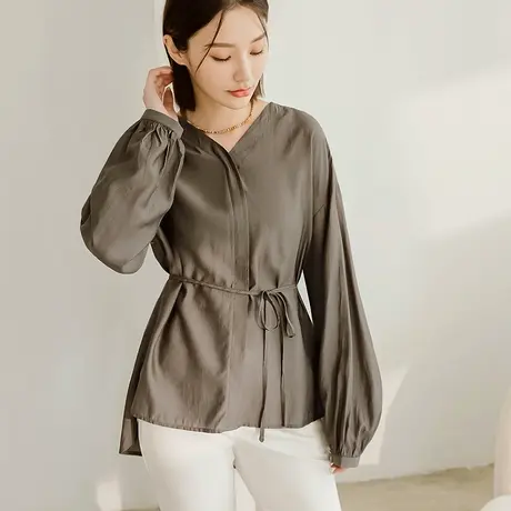 桔熊秋季通勤V领宽松小衫收腰绑带泡泡袖上衣女胖妹妹大码AB17599图片