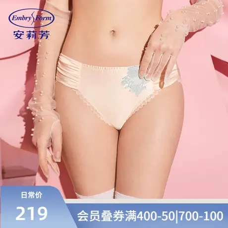 安莉芳复古蕾丝系列蕾丝内裤女包臀低腰三角裤E300398商品大图