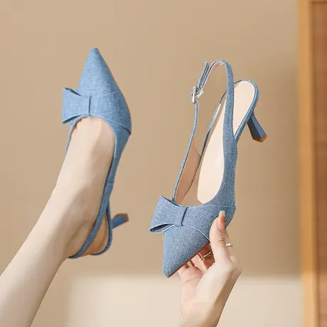 小香风高跟鞋女2024年新款尖头后空蝴蝶结一字扣性感时尚细跟单鞋图片