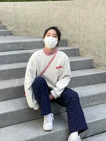 圆领卫衣女cec字母印花春秋季薄款落肩宽松慵懒风长袖上衣ins超火图片