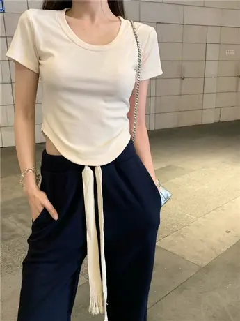 设计感小众不规则短袖T恤女夏季ins潮辣妹短款高腰修身正肩上衣服图片