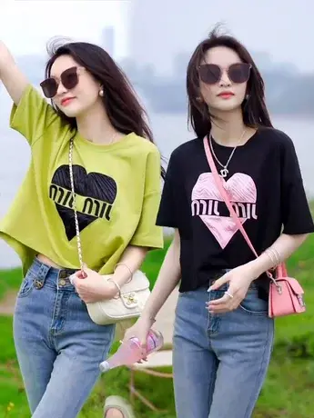 圆领爱心印花短袖t恤女装2023夏季新款设计感洋气减龄百搭ins上衣图片