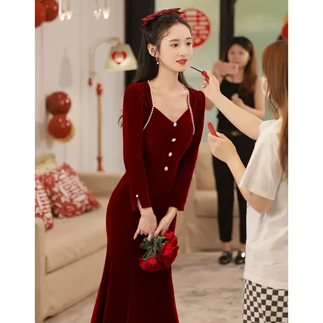 鱼尾敬酒服新娘冬季长袖酒红色丝绒冬天加厚晚礼服女修身高级感图片