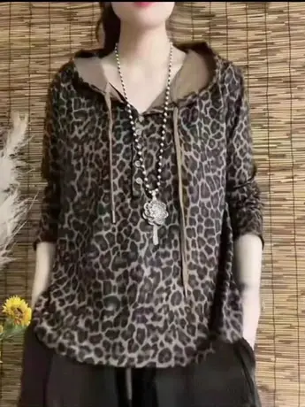 复古豹纹印花连帽长袖上衣女2023年秋季新款宽松显瘦t恤打底衫潮图片