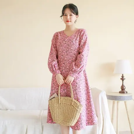 胖妹妹秋2023新品灯芯绒叠V穿领连衣裙 大码微胖印花长袖显瘦长裙商品大图