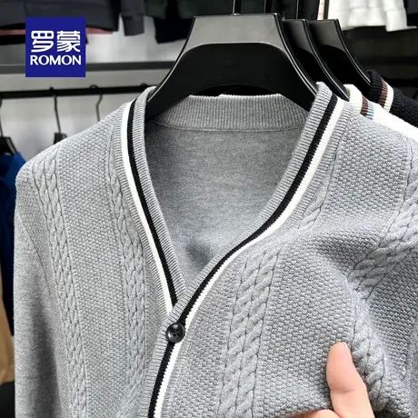 罗蒙男士复古提花V领毛衣2025秋季新款时尚外套百搭纽扣式针织衫商品大图