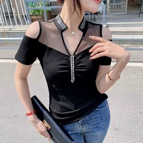 性感网纱拼接T恤女短袖欧货露肩V领上衣时尚钉珠小衫紧身百搭半袖图片