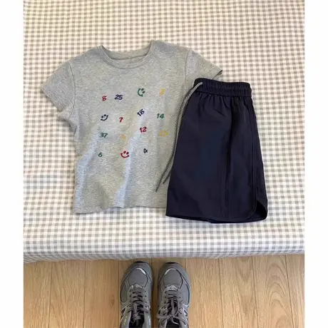 圆领小个子韩系修身灰色印花正肩短袖t恤女夏季别致漂亮休闲上衣商品大图