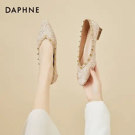 达芙妮尖头时尚平底鞋女夏季浅口低跟配小裙子铆钉单鞋一脚蹬瓢鞋图片
