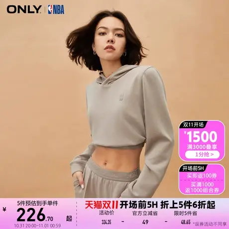 【买5免1】【上新】ONLY奥莱NBA联名款宽松字母连帽长袖卫衣女商品大图