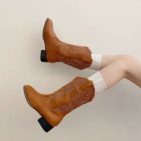 2023新款西部牛仔靴粗跟V口刺绣套筒骑士靴复古中筒方头马丁靴女图片