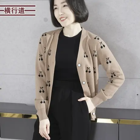 2025新款春装V领樱桃提花长袖毛衣开衫韩版大码中年妈妈外套女装商品大图