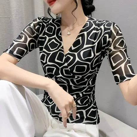 2024夏季新款时尚网纱T恤女中袖性感V领内搭上衣修身显瘦打底衫潮商品大图