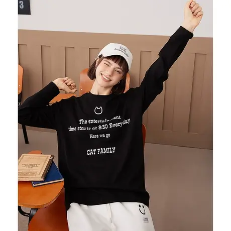 a02春季2024新款简约字母印花长袖上衣百搭宽松休闲女式T恤图片