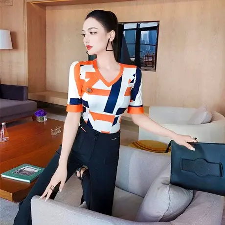 VJE女装夏季显瘦几何图案V领T恤新款潮时尚性感短袖小上衣商品大图