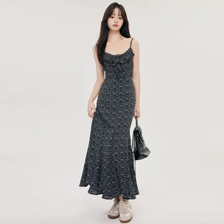 尔给连衣裙女夏季2024新款裙子时尚印花气质休闲法式碎花吊带裙图片