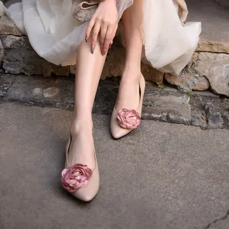 Artmu阿木原创花朵尖头单鞋女浅口奶奶鞋平底妈妈鞋春秋款新款图片