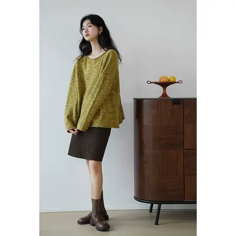 嘉茱莉2023秋季新款针织毛衣女圆领套头毛衣小众设计感针织衫上衣图片