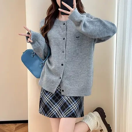 唐狮秋冬简约蝴蝶结刺绣圆领针织开衫女春秋外套高级感毛衣女tuTA图片