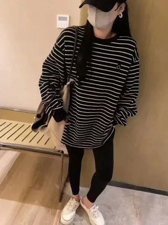 24春秋韩版新款宽松条纹笑脸磨毛加厚中长款长袖T恤女慵懒风上衣商品大图