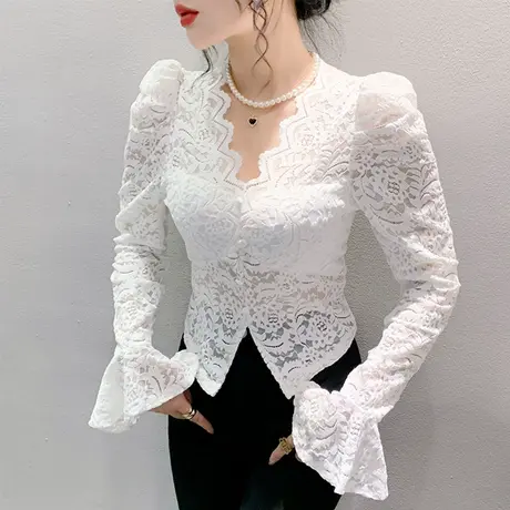 性感泡泡袖短款蕾丝衫气质开叉下摆V领T恤女长袖时尚百搭镂空上衣图片