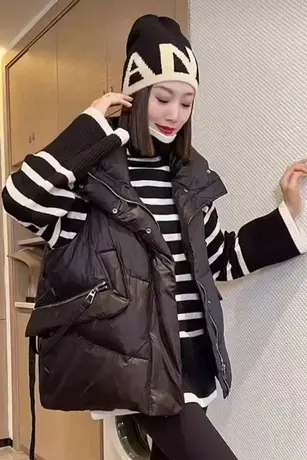 黑色羽绒马甲女款2023年冬季新款欧货宽松白鸭绒短款背心坎肩外穿商品大图