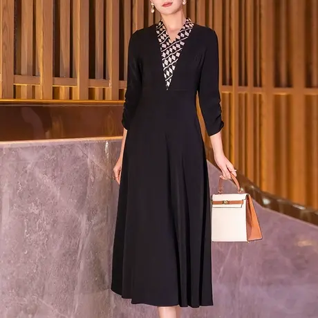 黑色连衣裙女2024春装新款时尚气质优雅端庄中长款v领拼接大摆裙图片