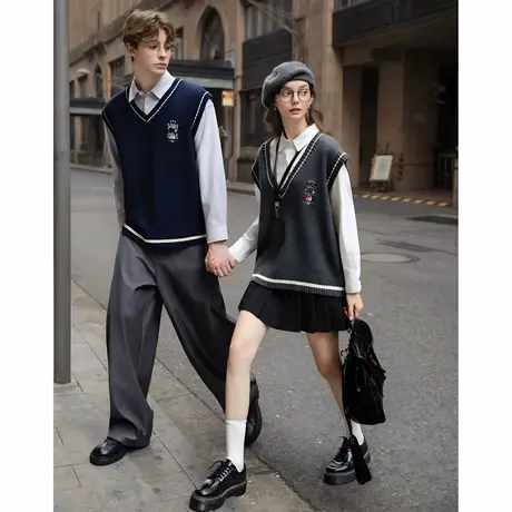 唐狮情侣款毛衣背心秋冬情侣史努比前胸绣花撞色背心毛线衫TU图片