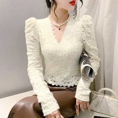 时尚短款镂空蕾丝打底衫性感V领泡泡袖蕾丝衫气质减龄T恤女长袖冬图片