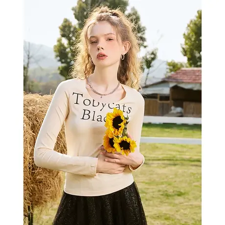 a022024春季新款字母印花U领修身上衣内搭打底长袖女式T恤图片