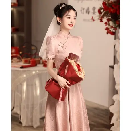 粉色旗袍敬酒服新娘婚宴高级感便装订婚礼服女夏季连衣裙回门法式图片