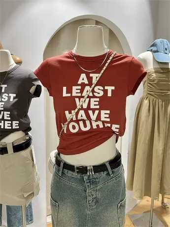 修身t恤女短袖夏季 美式个性字母红色体恤辣妹设计感短款正肩上衣商品大图