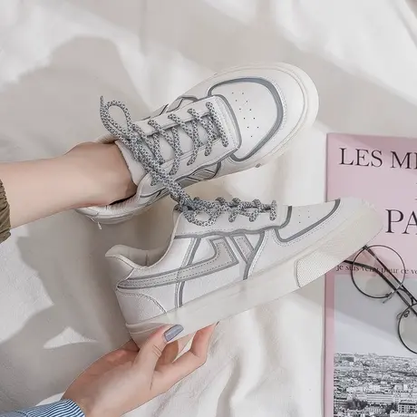 日系小白鞋女2020年秋季新款韩版平底爆款皮面夜光百搭学生潮板鞋商品大图