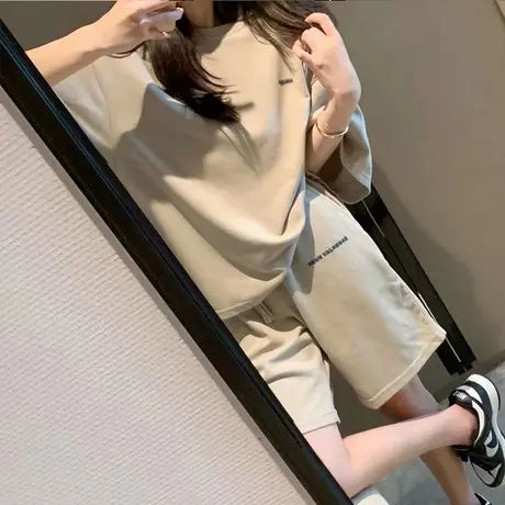 休闲套装女夏2021年新款港风宽松学生短袖上衣运动阔腿短裤两件套图片