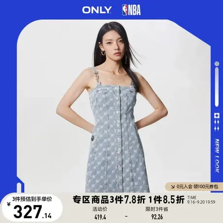 【买5免1】ONLY奥莱2023夏季新款NBA联名款牛仔满印短款吊带连衣图片