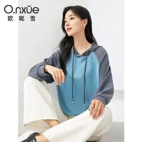 欧昵雪2024春季新款休闲连帽拼接减龄卫衣女插肩长袖宽松套头上衣商品大图