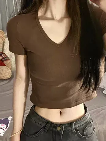 设计感小众美式复古正肩V领短袖T恤女夏ins潮辣妹短款修身上衣服商品大图