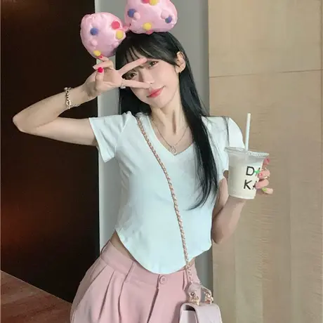 辣妹白色不规则V领正肩短袖T恤夏季设计感百搭小众修身显瘦上衣女商品大图