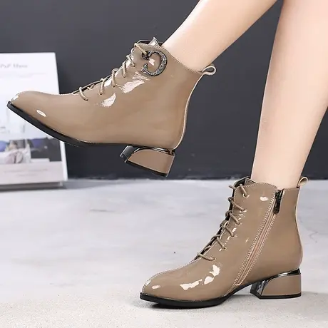 2023新款时尚英伦风漆皮大码女靴41一43秋季平底短靴女真皮马丁靴商品大图