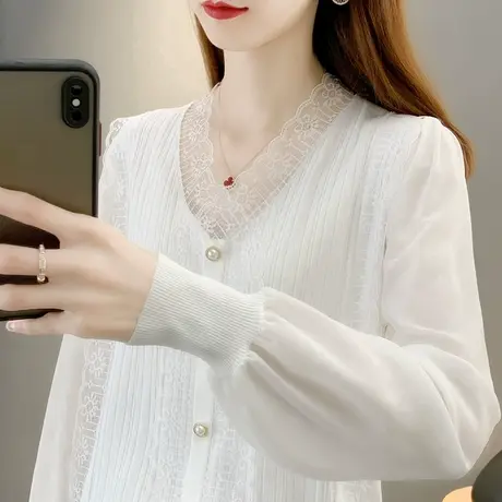白色v领蕾丝拼接冰丝针织衫女春秋新款洋气薄款内搭打底衫雪纺袖图片