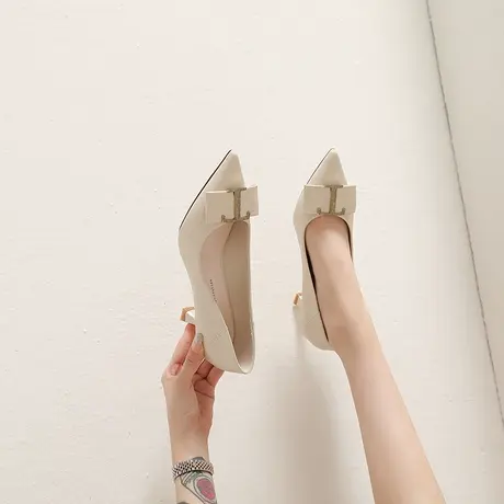 时尚方扣高跟鞋女细跟2023年春季新款性感气质尖头浅口仙女风单鞋图片