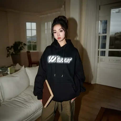 YEP黑色字母反光印花连帽卫衣女2024年春季新款复古oversize外套商品大图