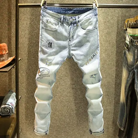 潮牌破洞痞帅牛仔裤男修身小脚裤2025新款高端烫钻浅蓝色裤子春季商品大图