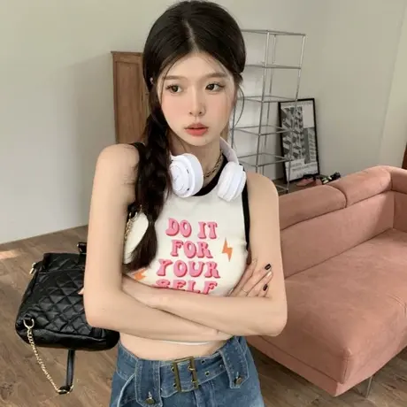 辣妹奶甜小吊带背心女春季2024新款字母印花短款内搭修身显瘦上衣图片