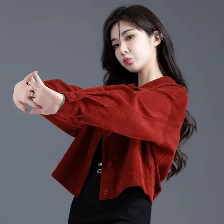 酒红色灯芯绒外套女秋冬款今年流行的漂亮小香风短款条绒休闲上衣图片