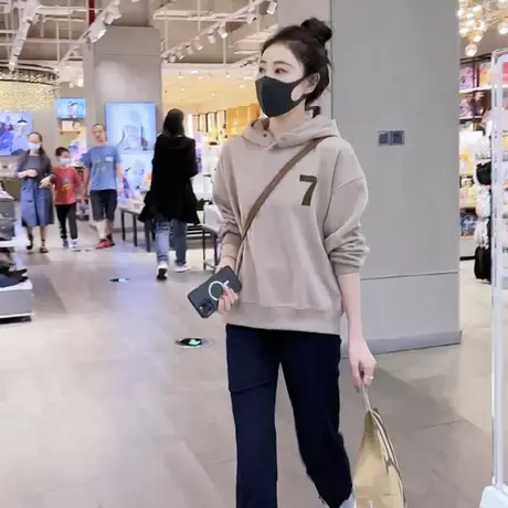 奶茶色连帽卫衣女秋冬装加绒加厚2023新款宽松韩版慵懒风长袖上衣商品大图